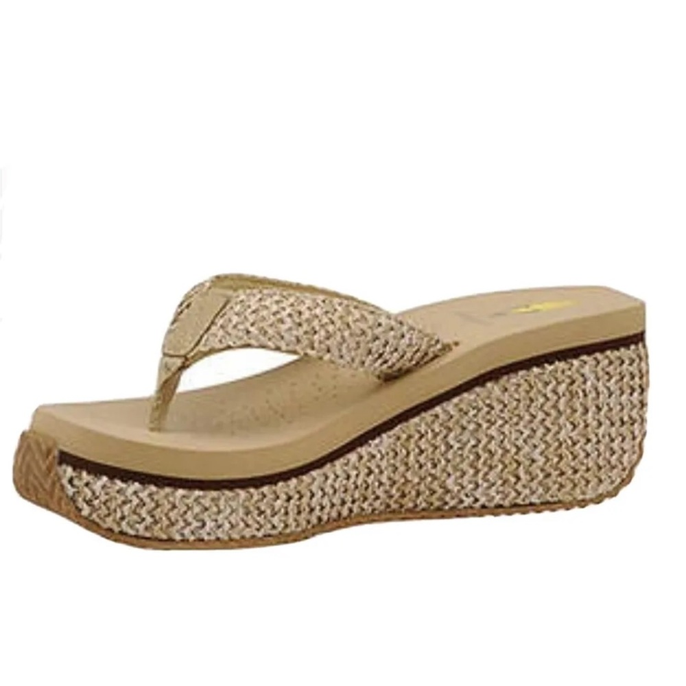 VOLATILE Metallic Platform Wedge Sandal, Women's Size 8 M Beige. Very Comfy